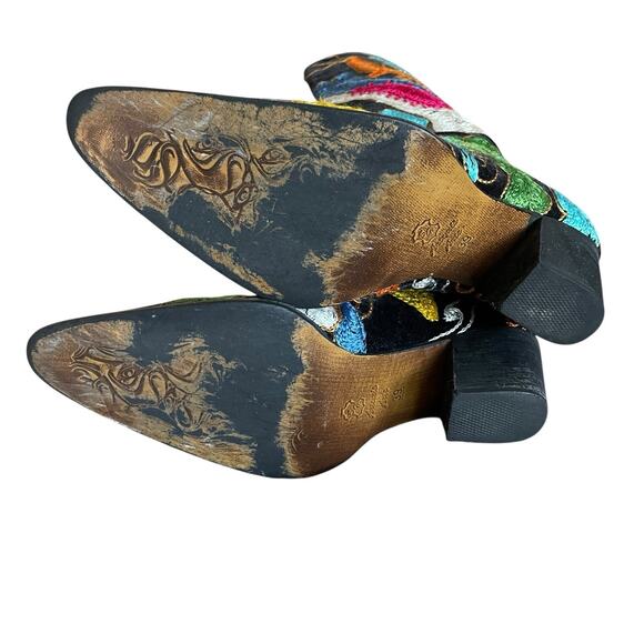 ARTEMIS ARTE Size 39 Black Velvet Floral Embroidered Back Zip Western-Style Boot - Picture 10 of 12